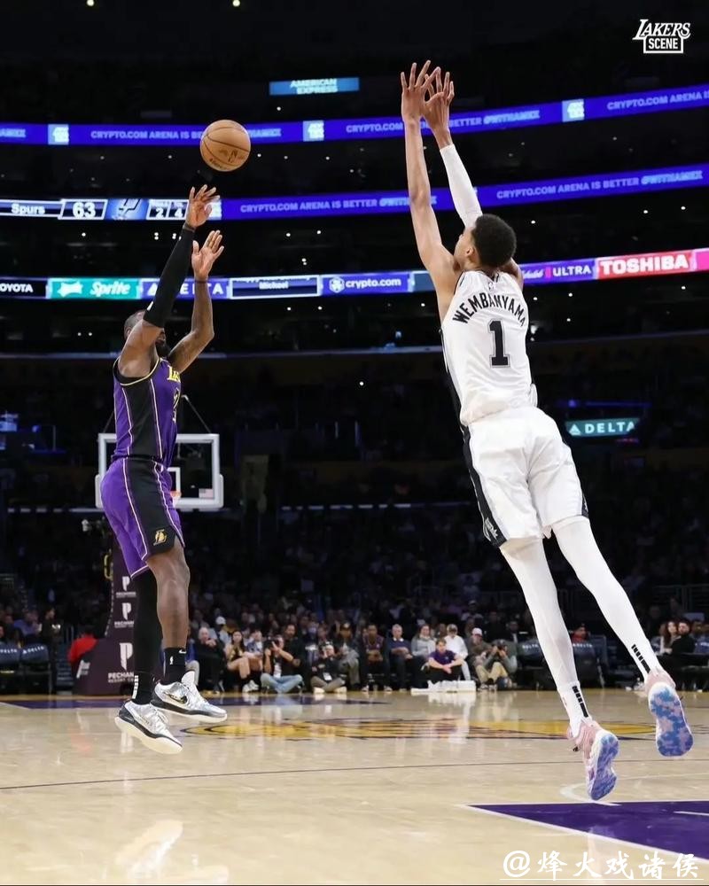 詹姆斯29+8里夫斯38分 浓眉缺阵湖人险胜篮网