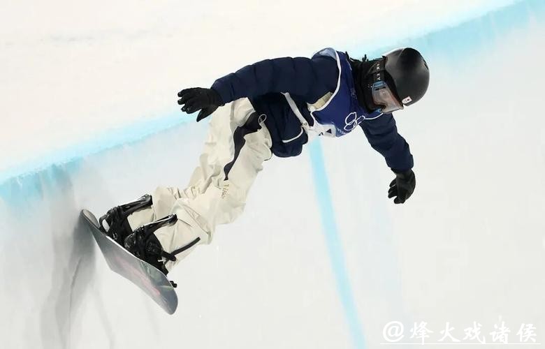 米兰冬奥｜“U池之王”平野步梦带伤闯进决赛，单板世界只有伤痕累累的孤勇者