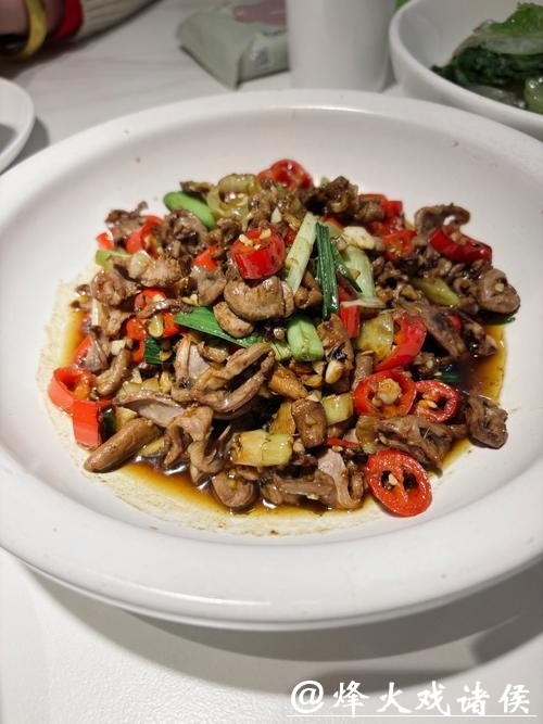 【城事】“帮我留块红烧肉 新年要甜甜蜜蜜”,彭一居民新房里的首个团圆年 【城事】“帮我留块红烧肉 新年要甜甜蜜蜜”,彭一居民新房里的首个团圆年